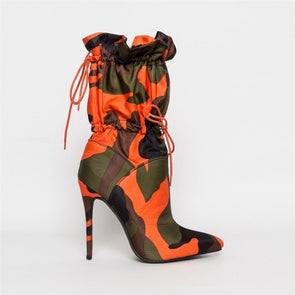 Camouflaged Toggle Lace Boots