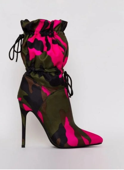 Camouflaged Toggle Lace Boots